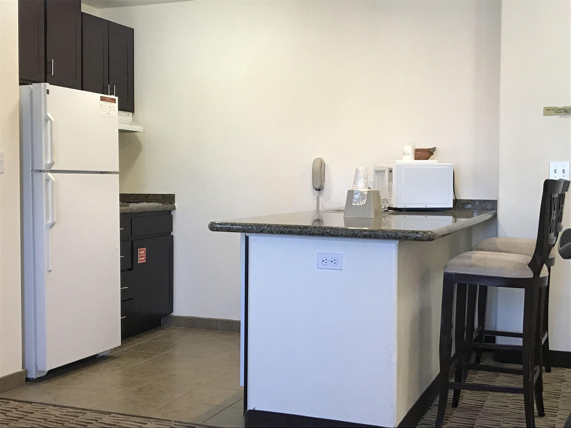 Hawthorn Suites Викторвил Екстериор снимка
