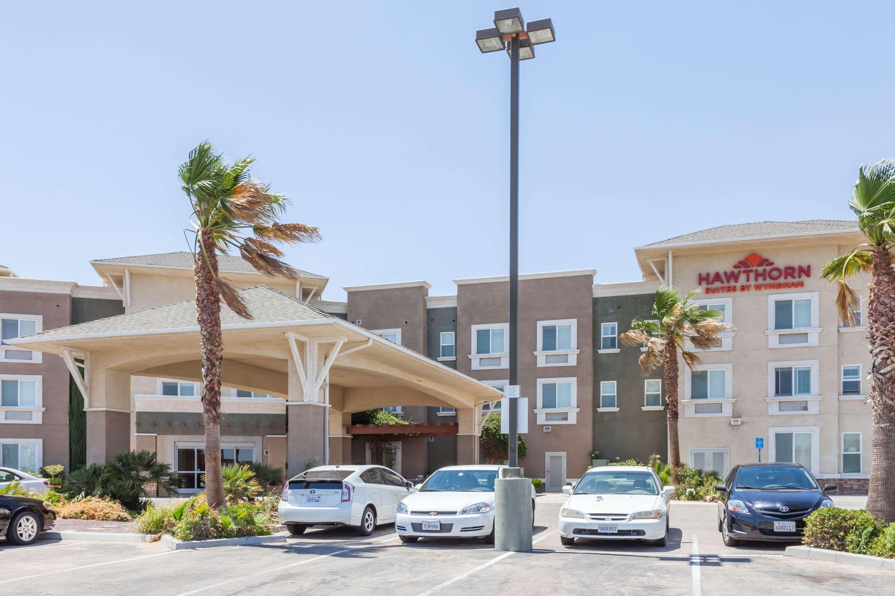 Hawthorn Suites Викторвил Екстериор снимка