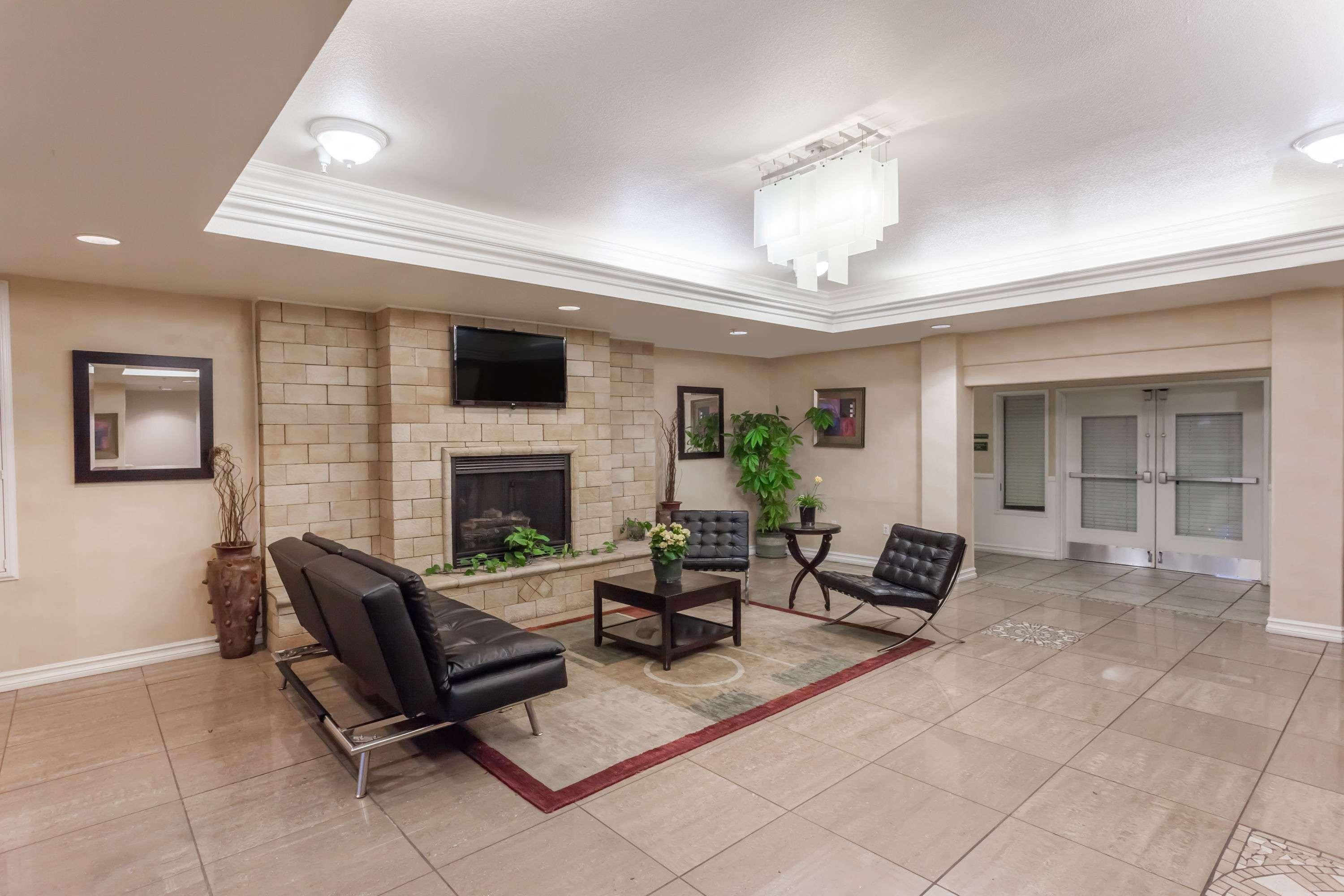 Hawthorn Suites Викторвил Екстериор снимка
