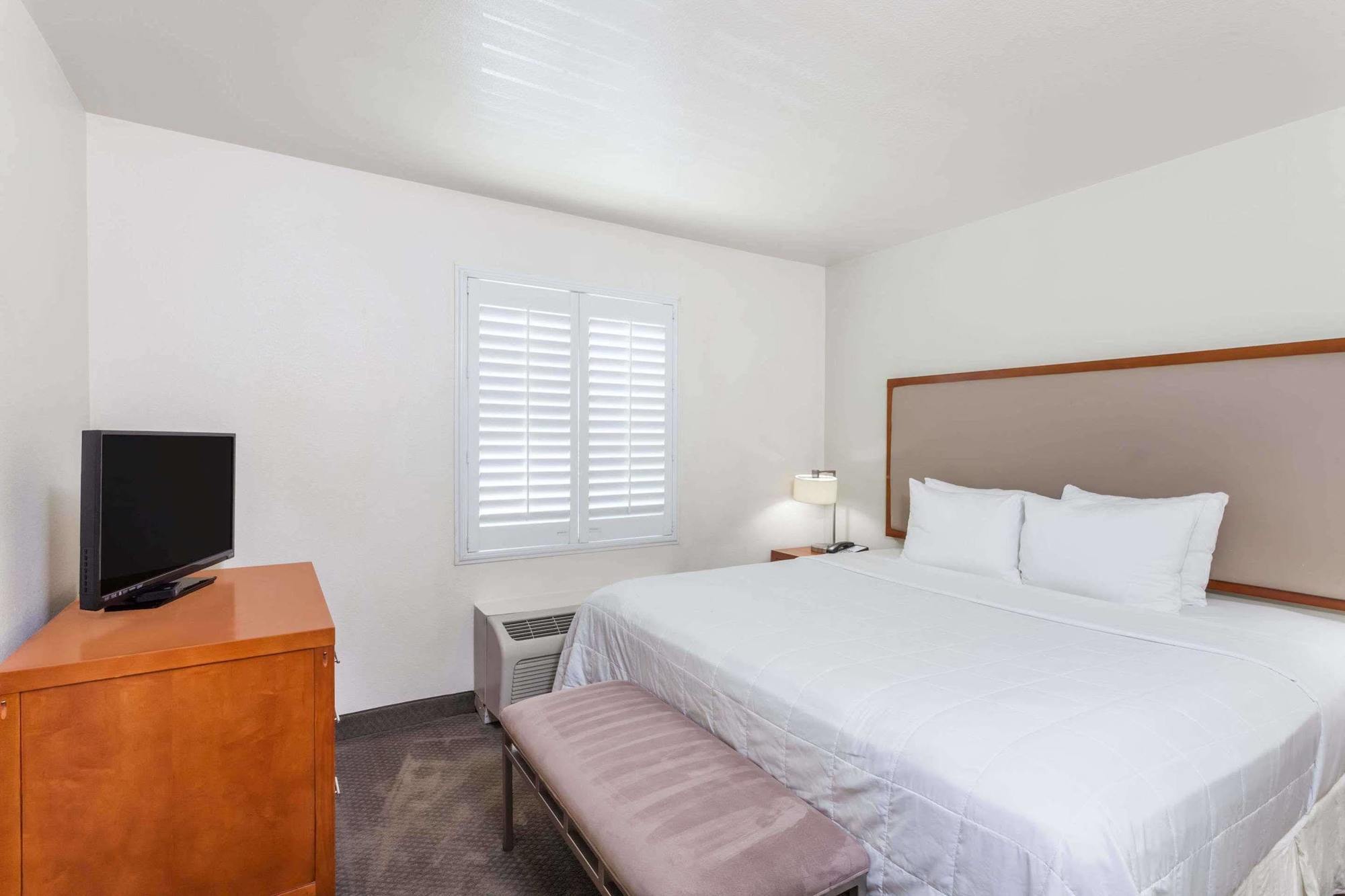 Hawthorn Suites Викторвил Екстериор снимка