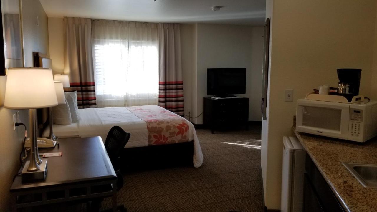 Hawthorn Suites Викторвил Екстериор снимка
